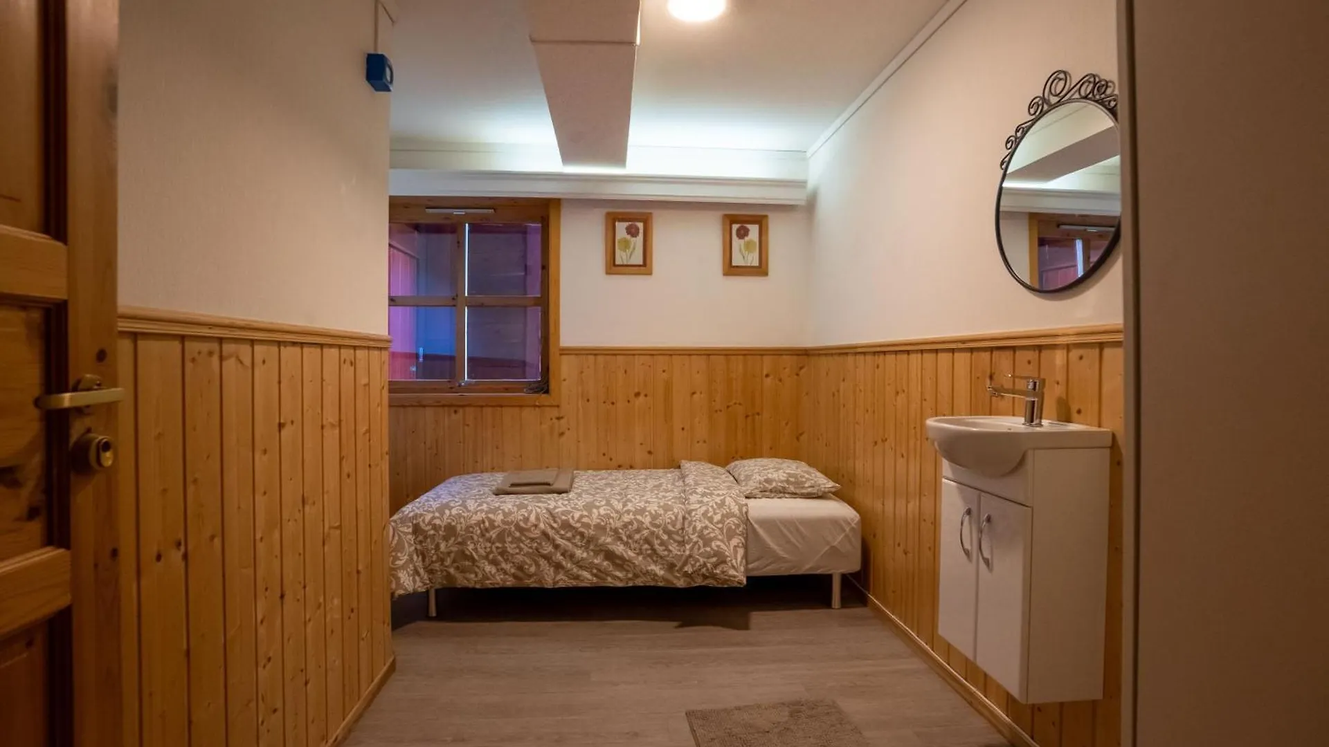 Svanetangen Ferie Og Fritid Hostel Bergen 0*,  Norway